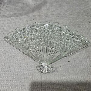 Elegant Clear Glass Fan-Shaped Tray
